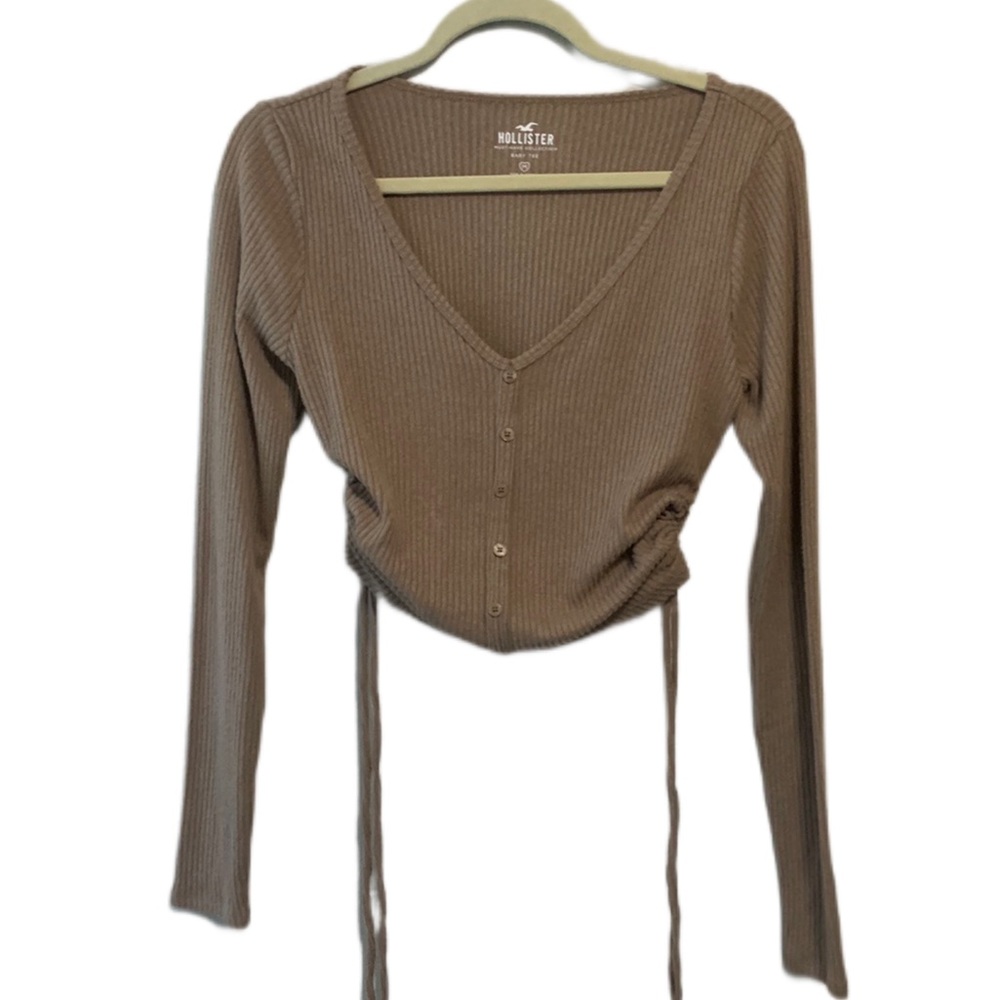 Hollister Baby Tee Cropped Ruched Long Sleeve Top